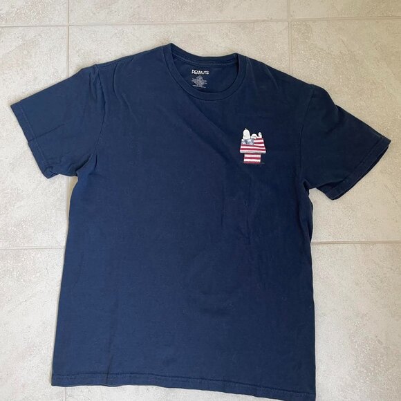 PEANUTS Snoopy Dog House Flag Unisex Tee Size M - Picture 4 of 6